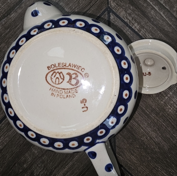 Boleslawiec Polish Pottery Ceramic Lidded tea pot. - Picture 2 of 3